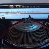 Old-typewriter Underwood portable