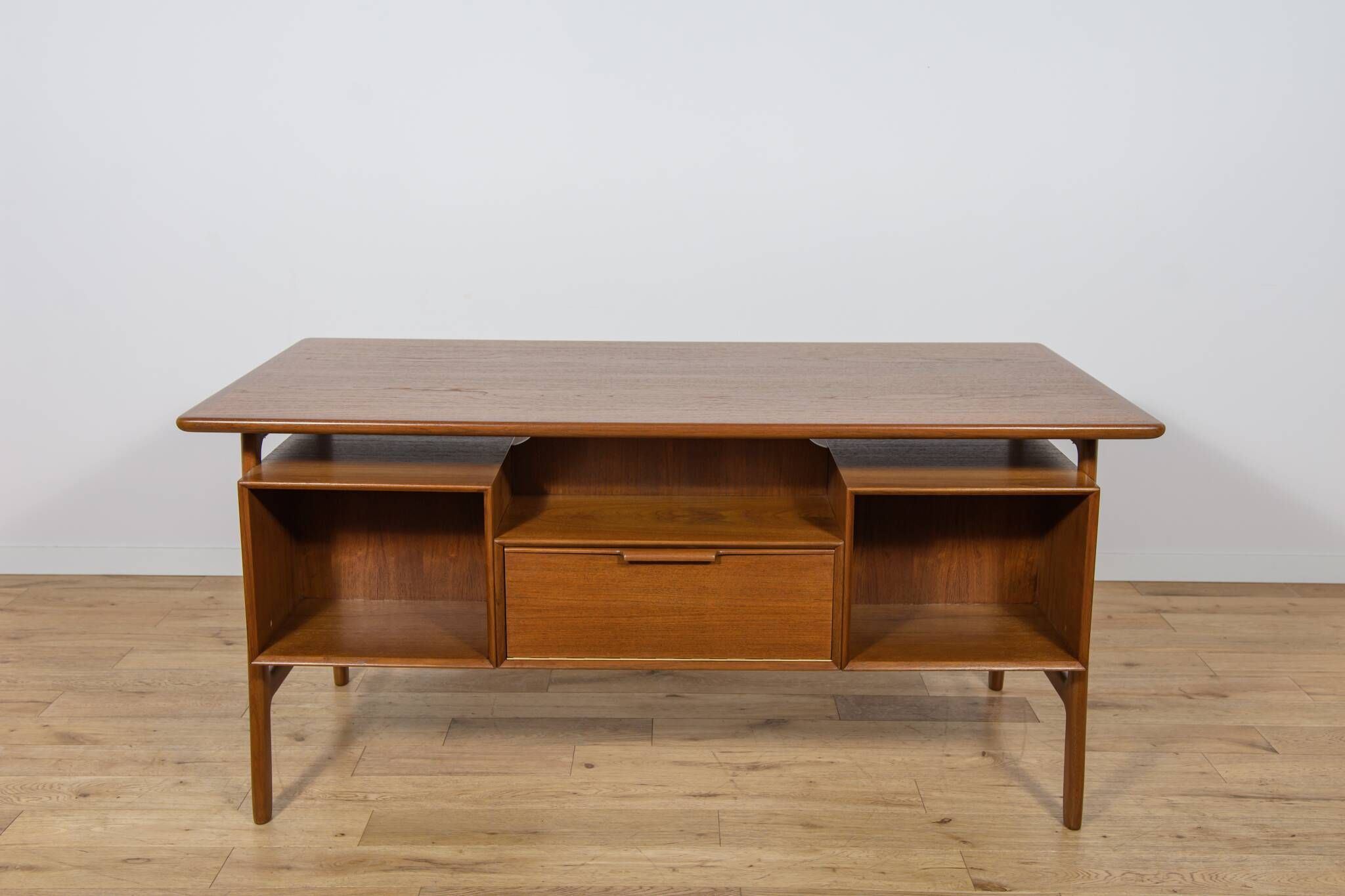 Bureau indépendant en teck modèle 75 de Omann Jun, Danemark, années 1950.