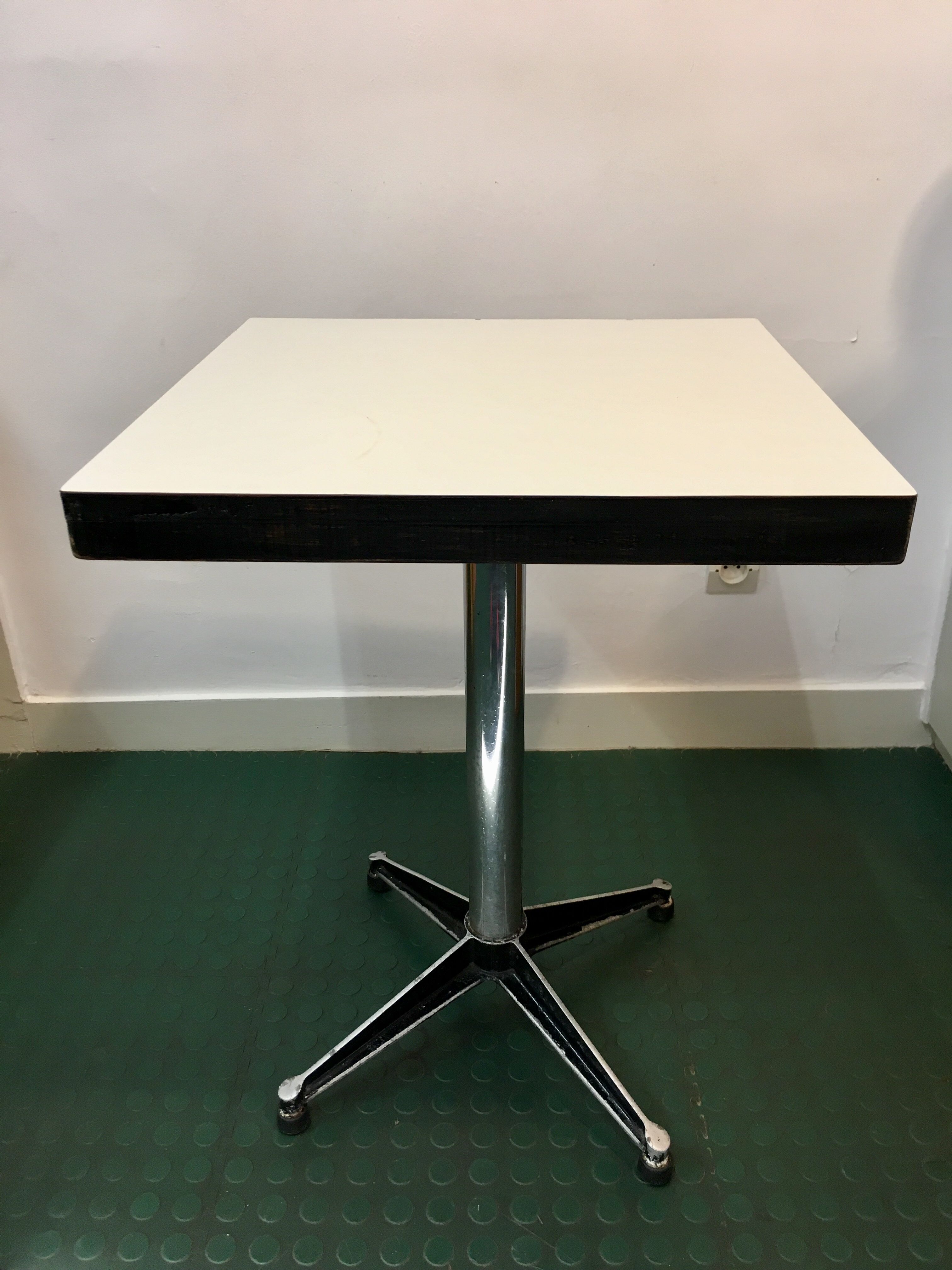 TABLE de Bistrot FORMICA and steel BERC ANTOINE