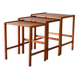 Ensemble de 3 tables gigognes scandinaves vintage en teck