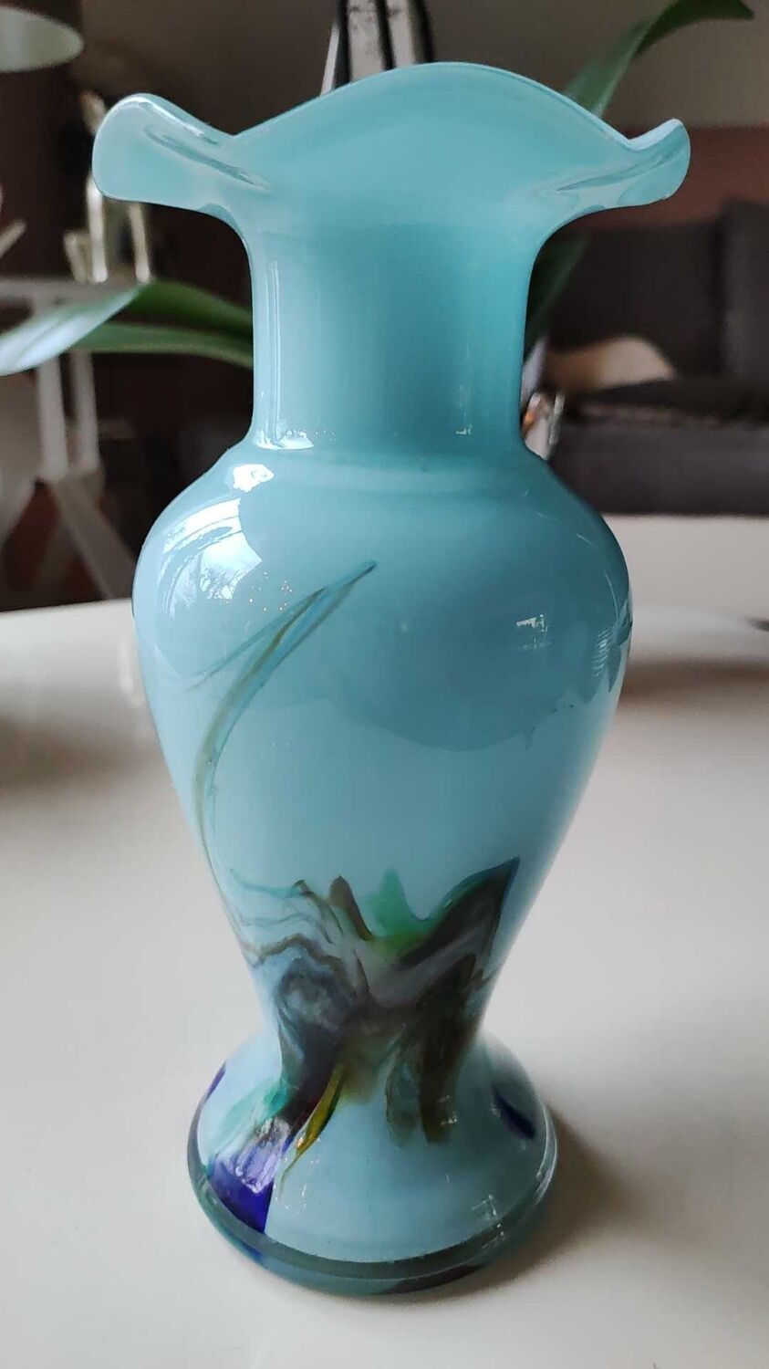 Murano vase in blown Art glass, marbling inclusions, scrolls. High 20 cm