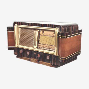 Vintage Bluetooth radio: Clarville R 42 from 1952: