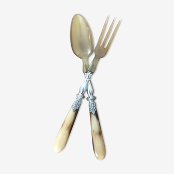 Salad cutlery with horn handle