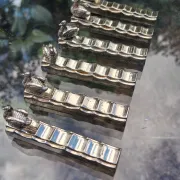 6 animal-shaped metal knife rests in very good condition.