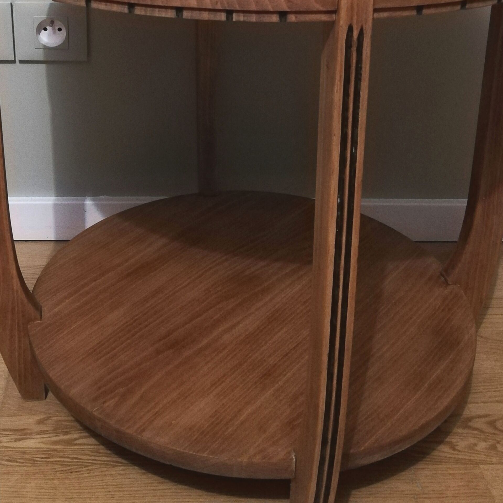 Pedestal table or art deco coffee table in walnut and glass top