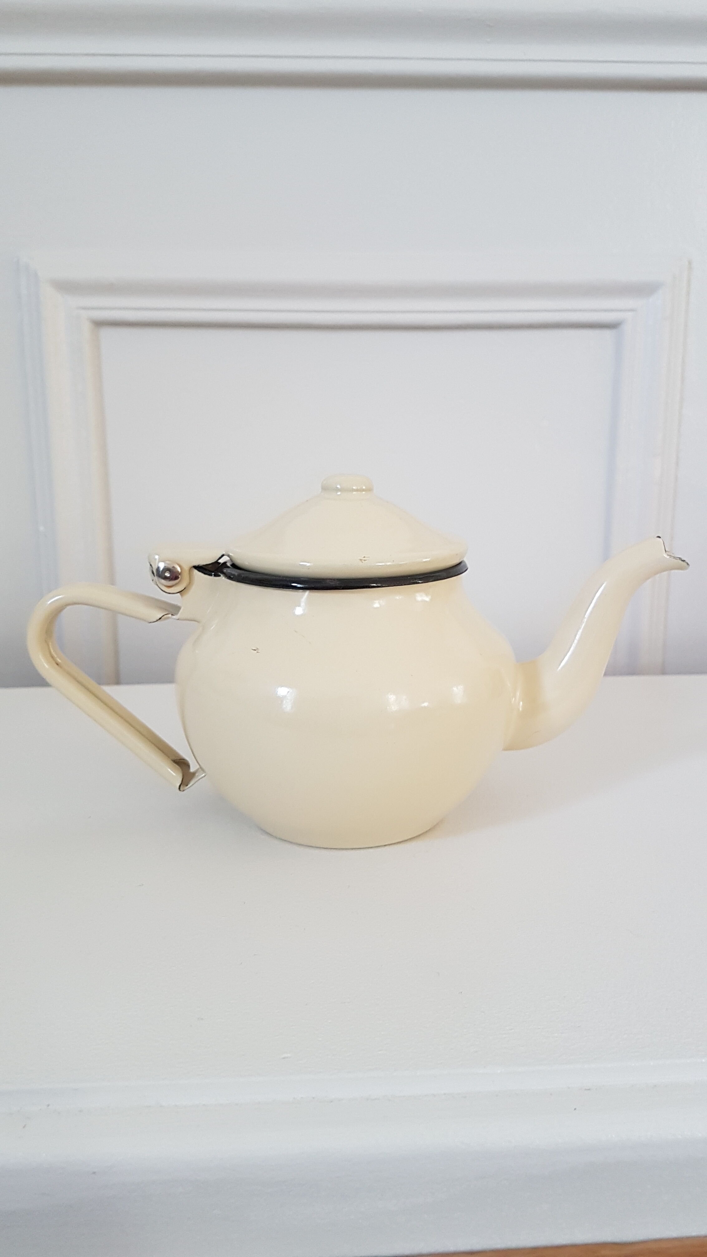Enamelled teapot