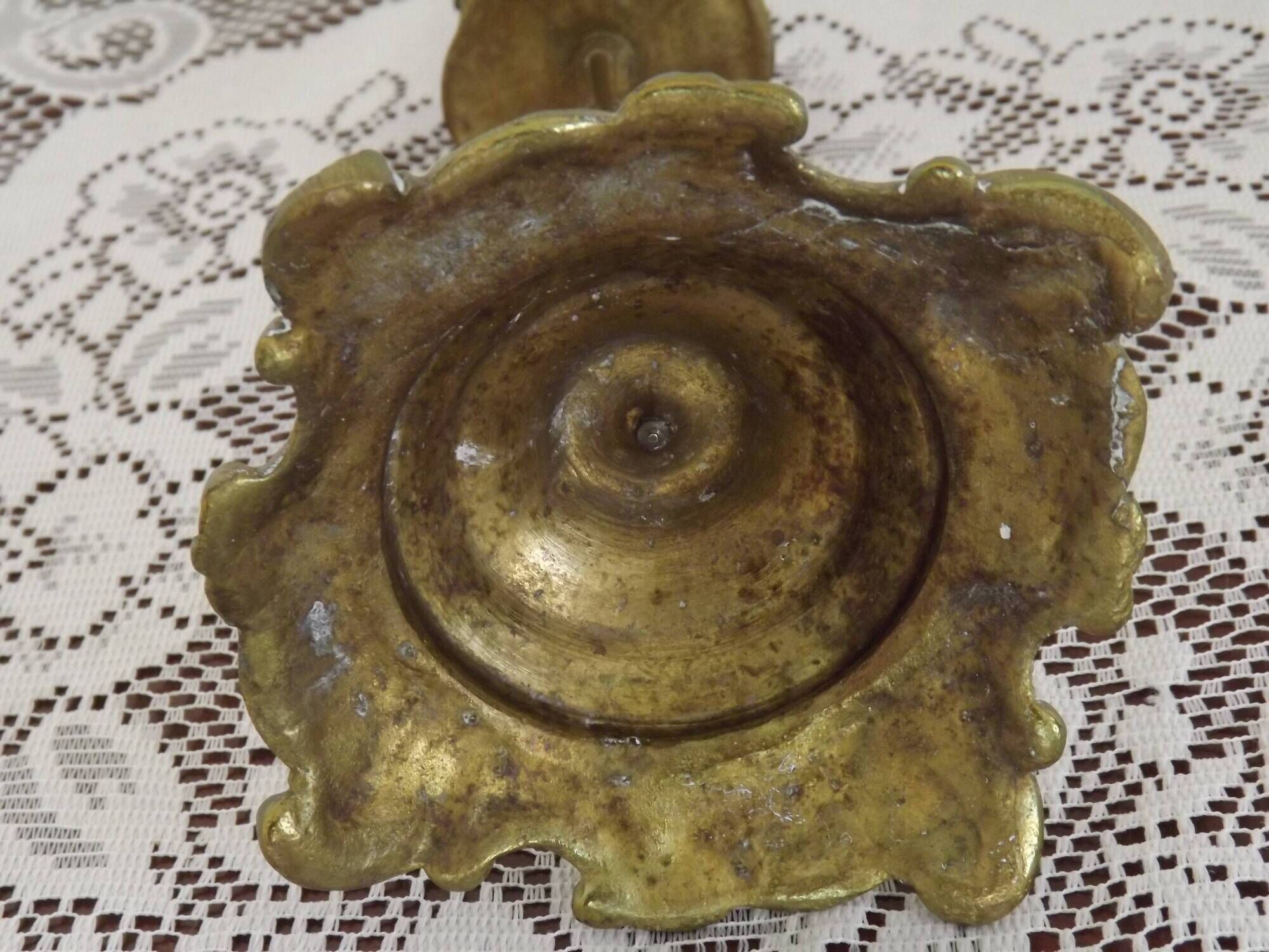 French Vintage Bronze Candlestick With Lovely Acanthus Leaf Detail 5165