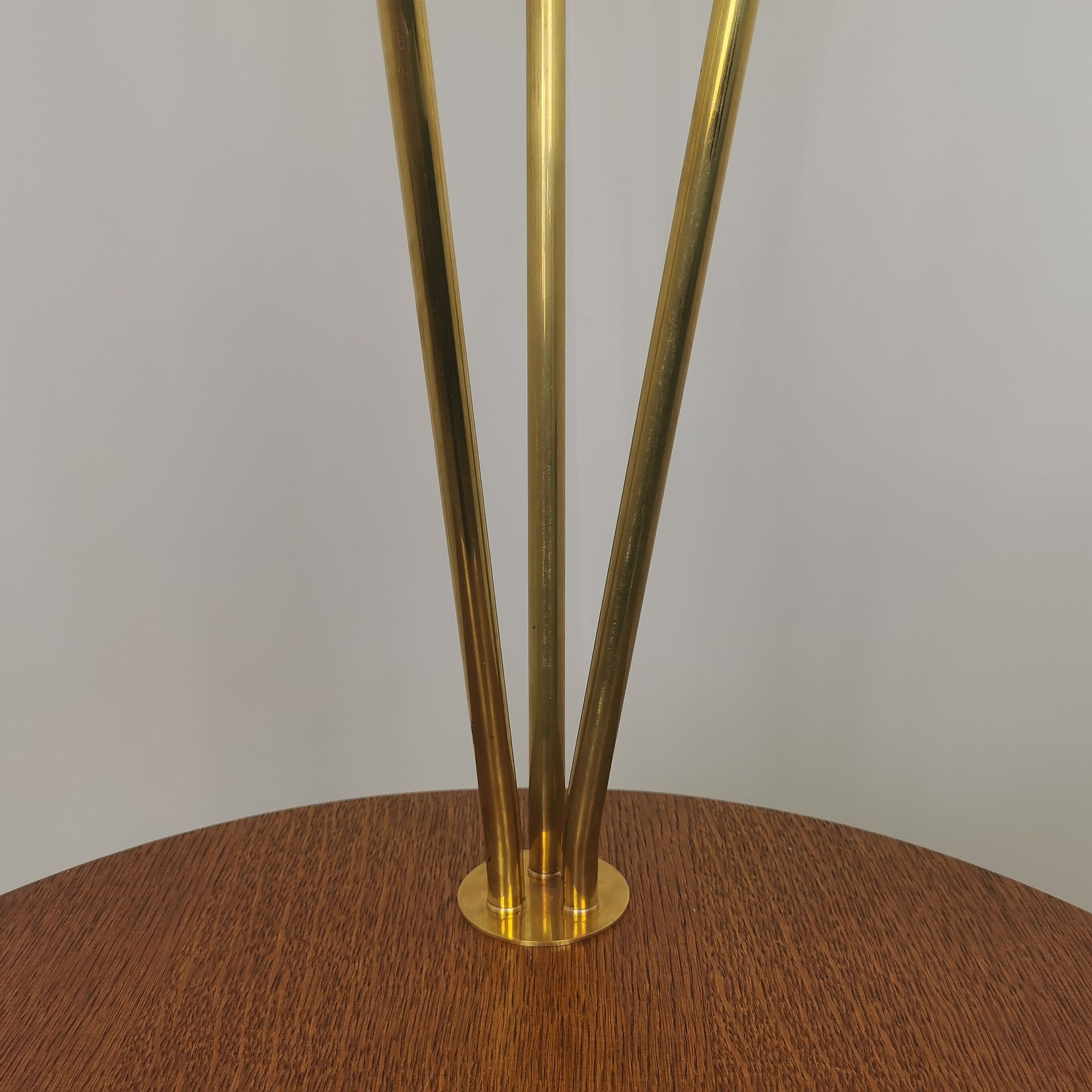 Lampadaire tripode avec tablette 60