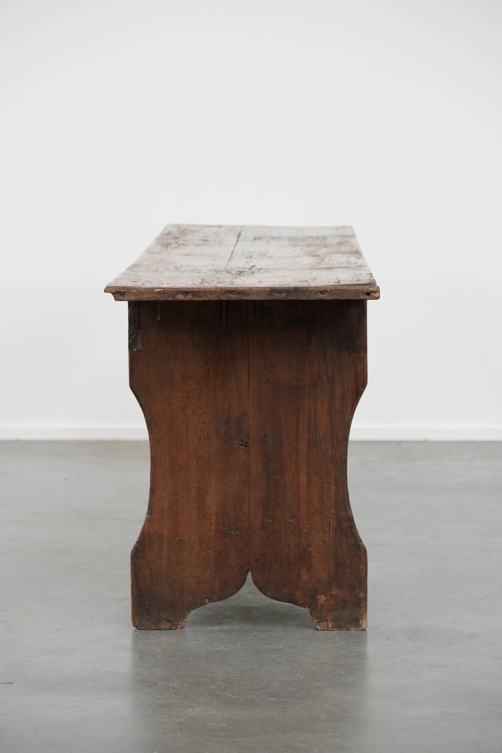 Timeless and characterful antique English hallway bench / bench for the dining table made of pinewood