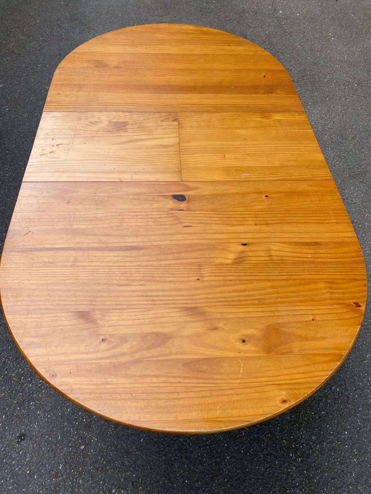 Round oval farmhouse table in solid pine wood, extendable 200cm