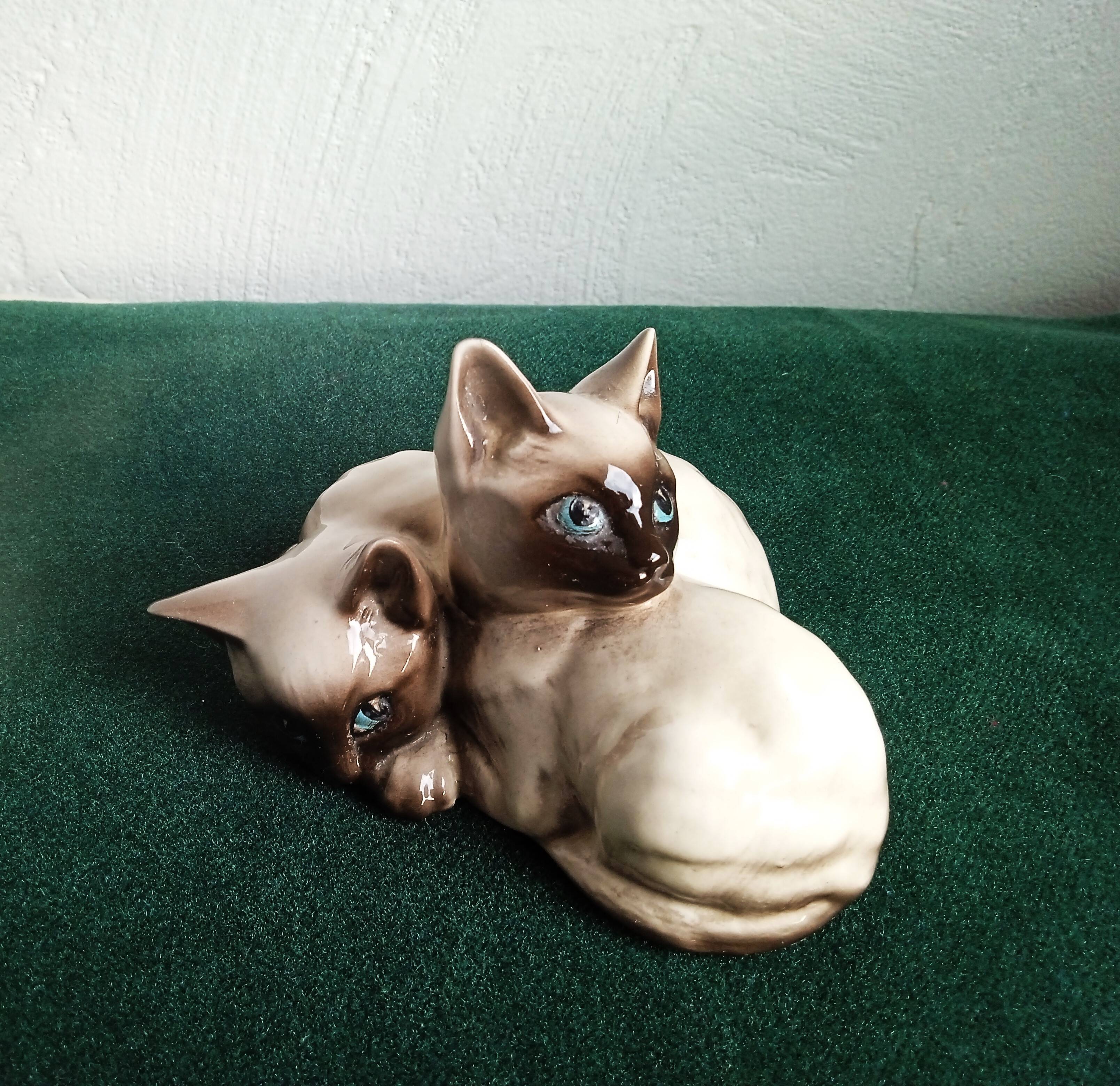 Pair of Siamese kittens in English porcelain from Beswick