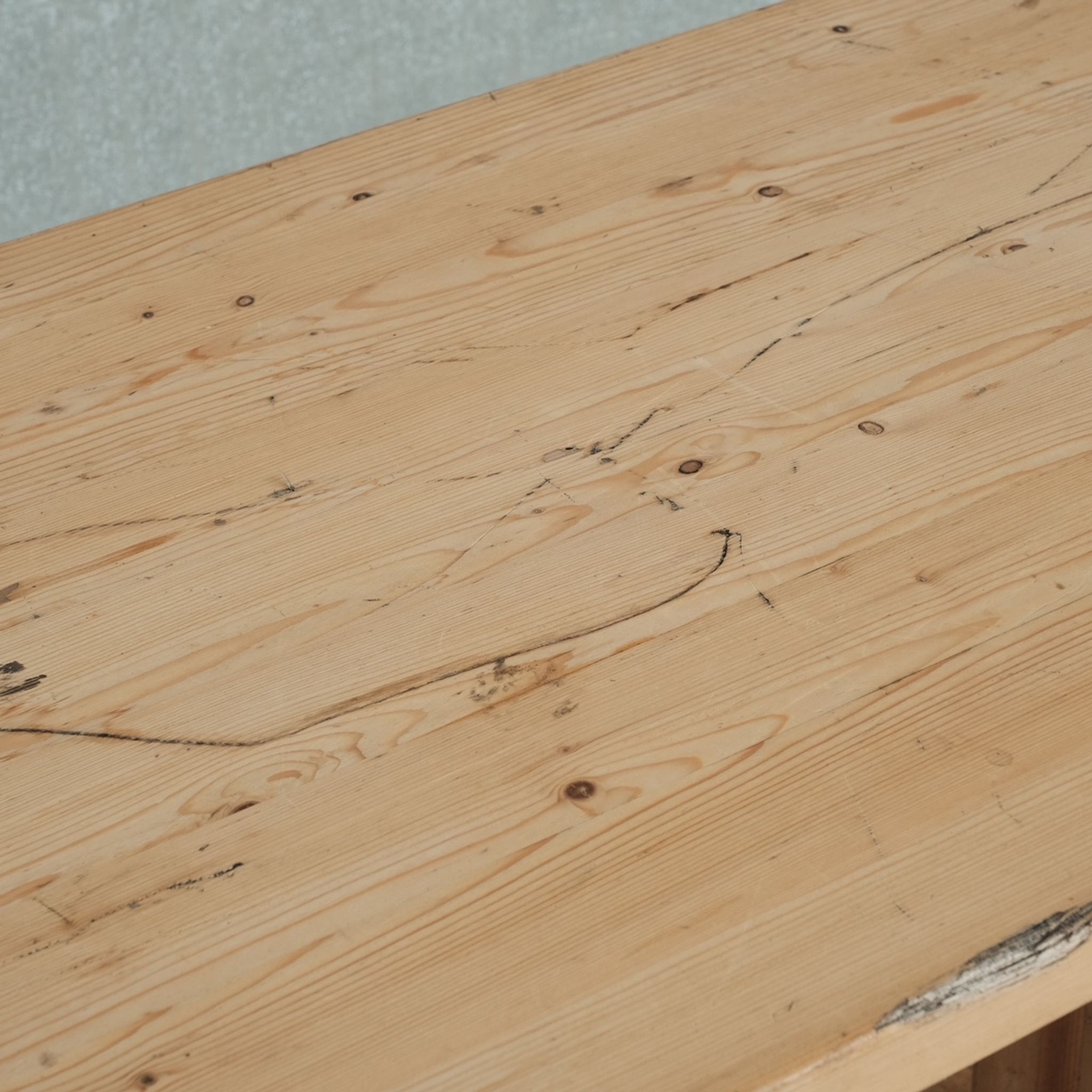 Table à manger de Charlotte Perriand  Les Arcs