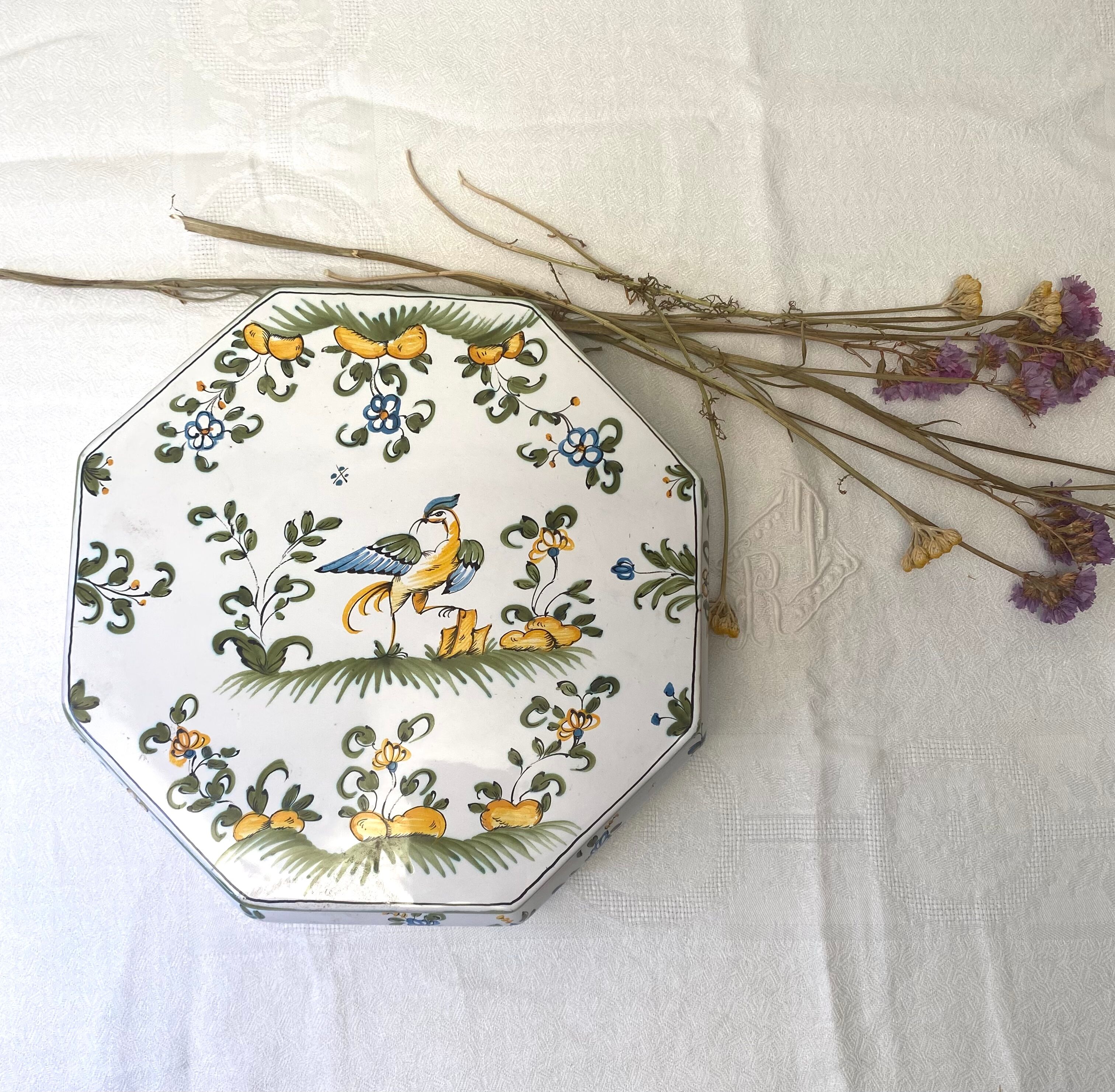 Piedestal earthenware coaster Lallier Moustiers