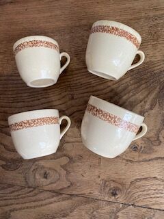 Lot of 4 coffee cups in sandstone