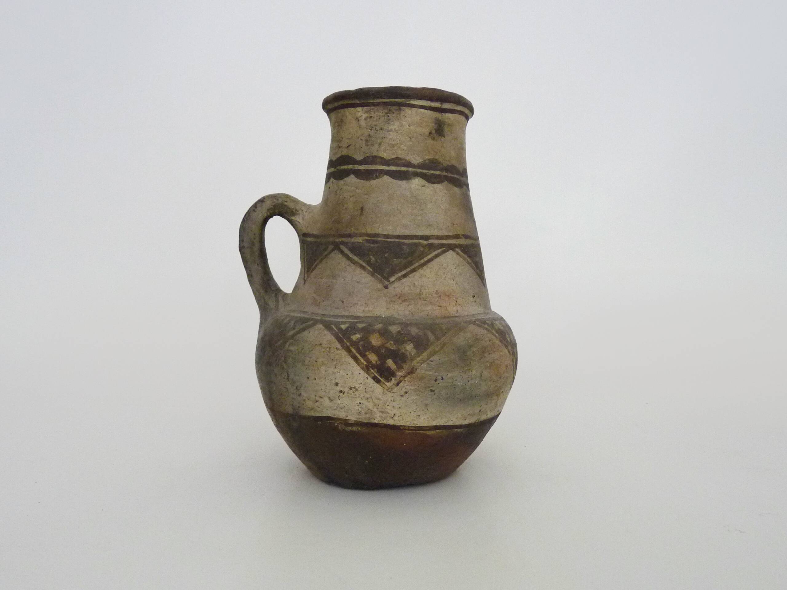 Iddeqi Kabyle pottery, Kabyle pitcher, Berber. Kabyle folk art. The 50's