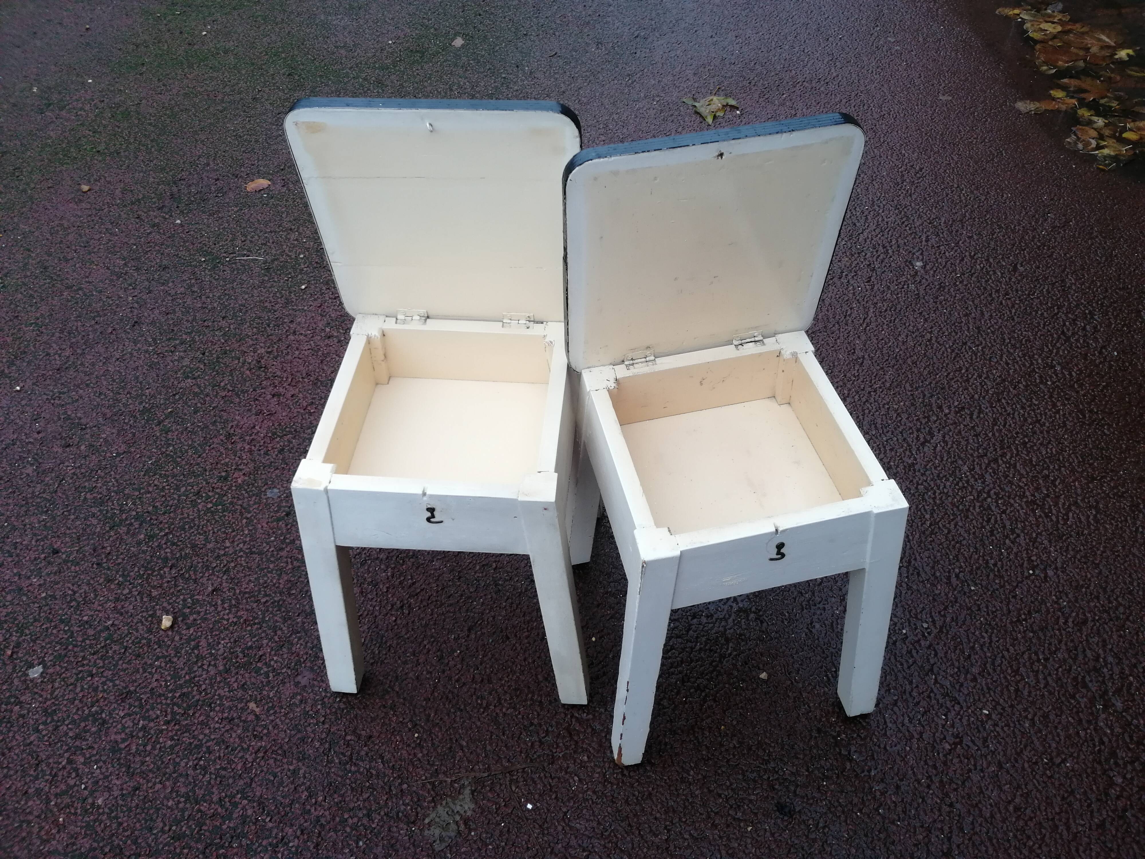 Pair of stools chest in formica