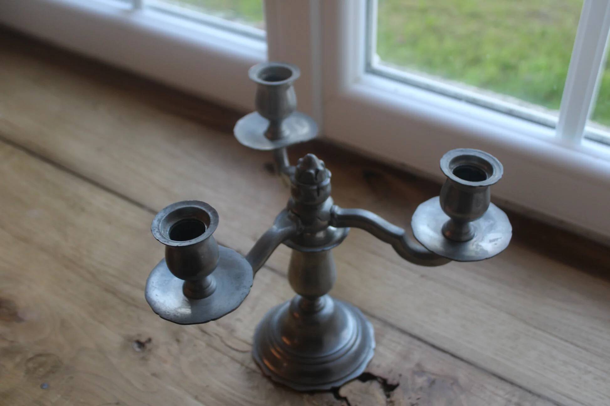 Vintage tin chandelier with 3 lights – Antique stamped candelabrum – H 20 cm
