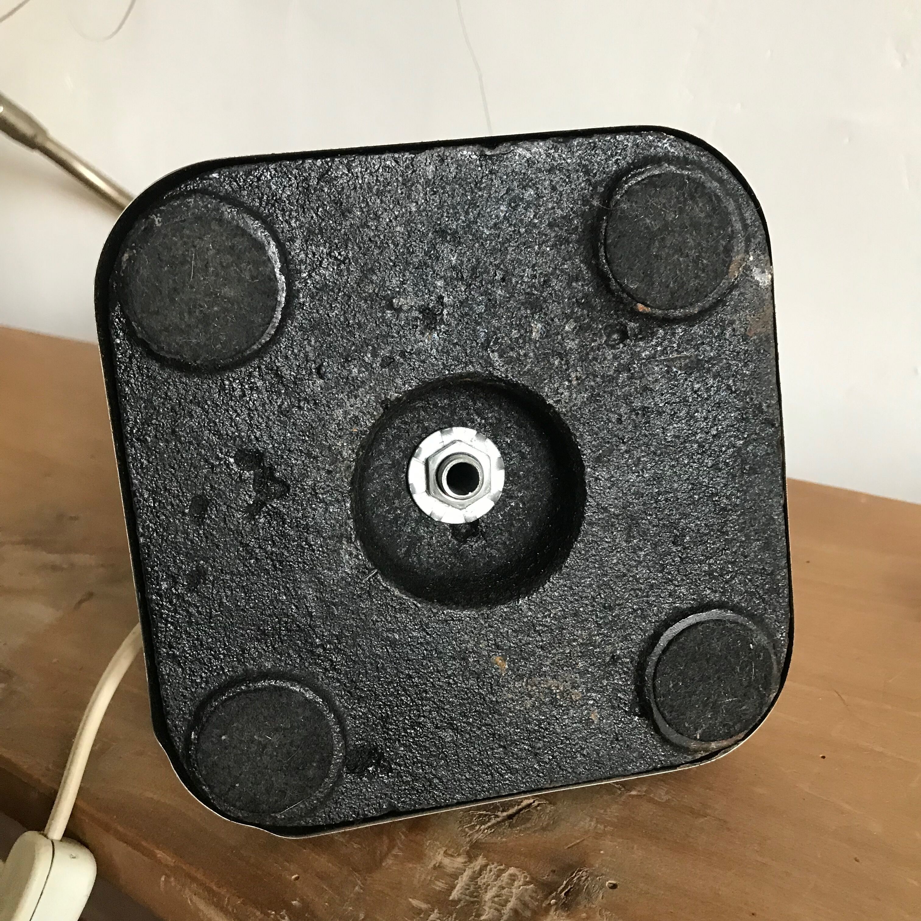 Metal and opaline desk lamp