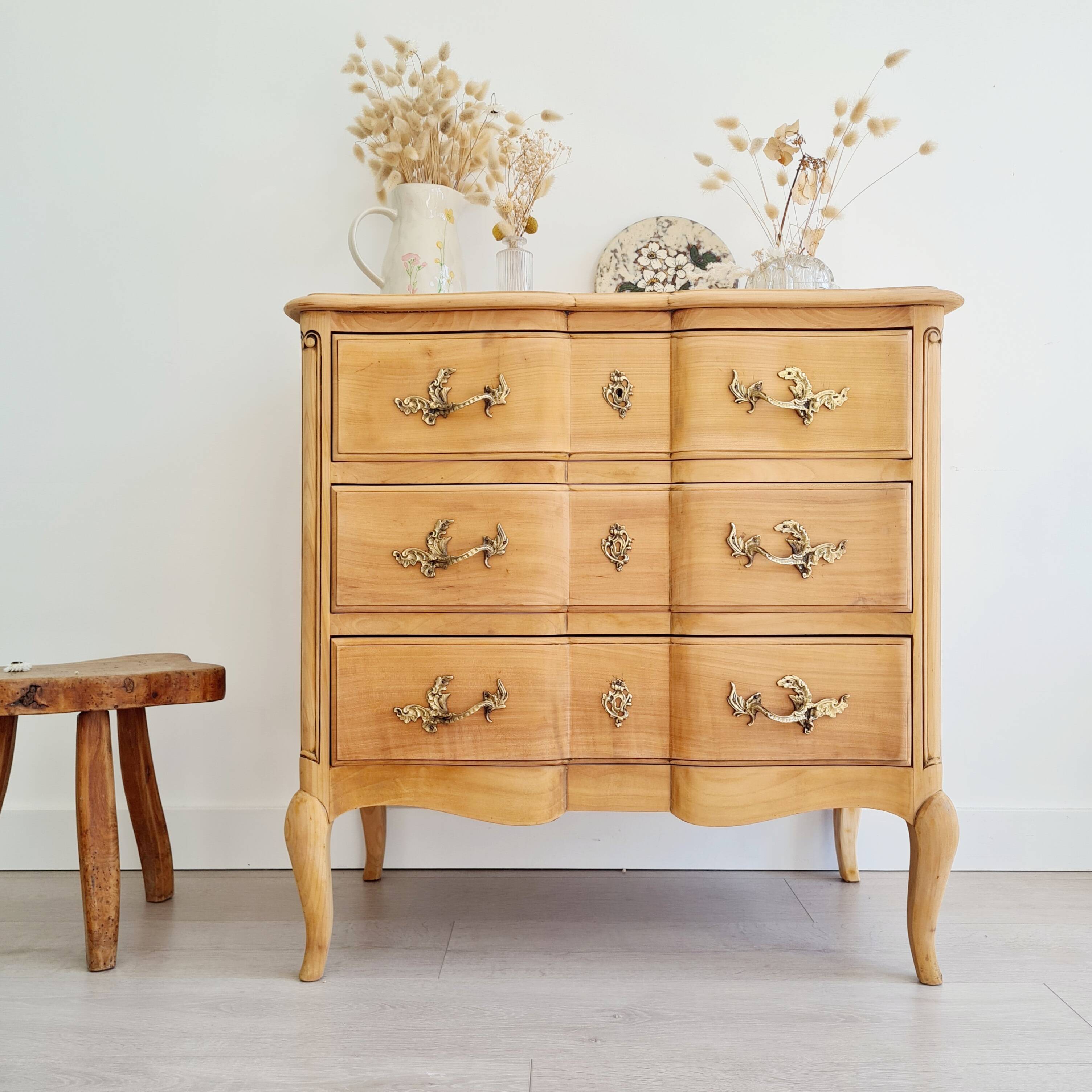 Crossbow chest of drawers in raw wood - 3 drawers - Louis XV style