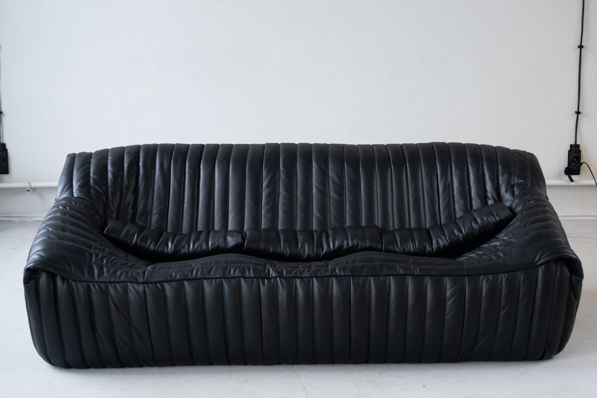 Sandra Set by Annie Hieronimus for Cinna – Black Leather Lounge Collection