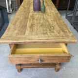 Farm table