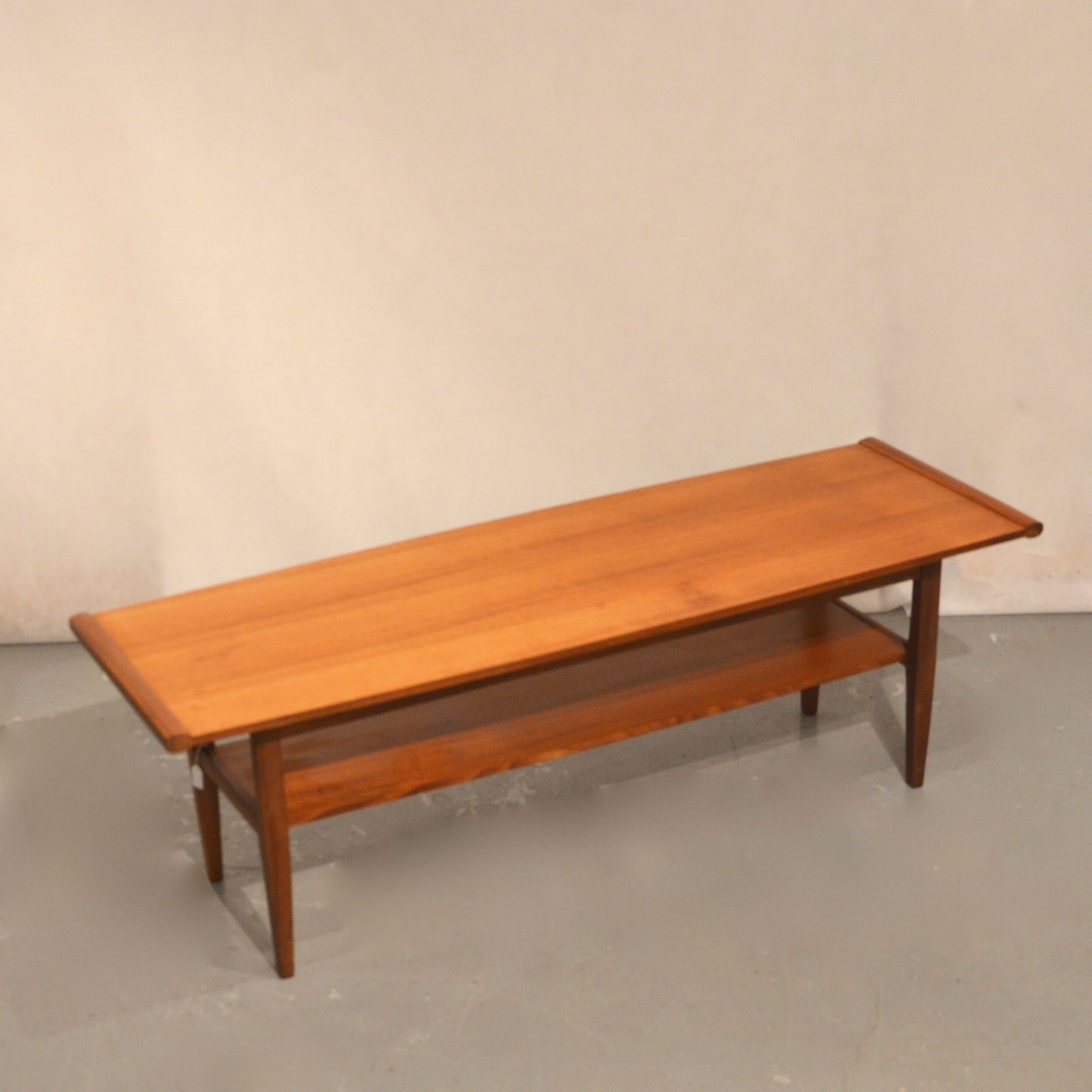 Table basse scandinave en teck