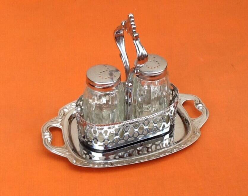 1960s salt / pepper server