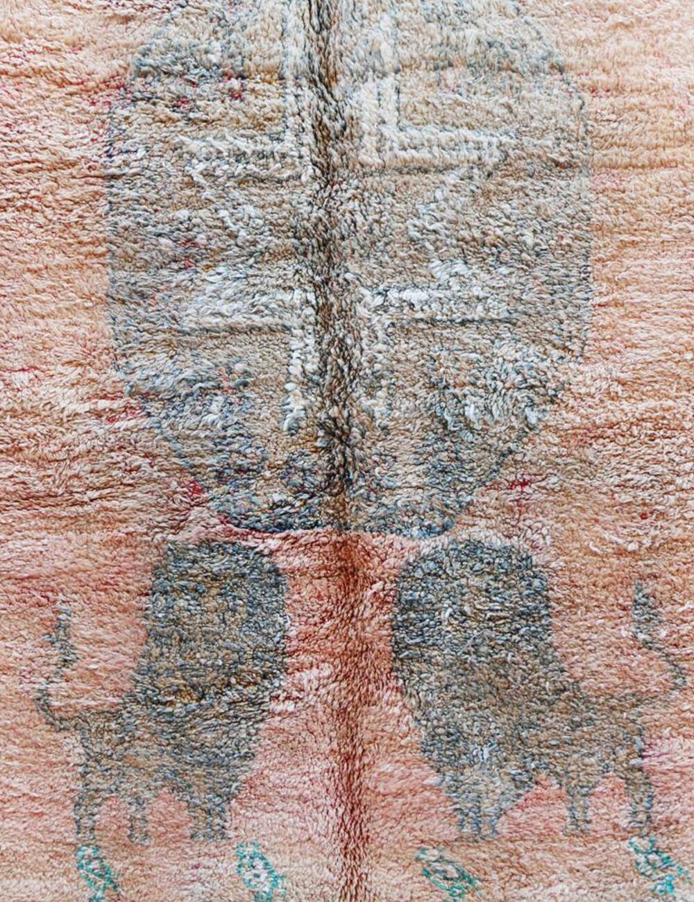 Vintage Berber Rug - 208 x 310 cm