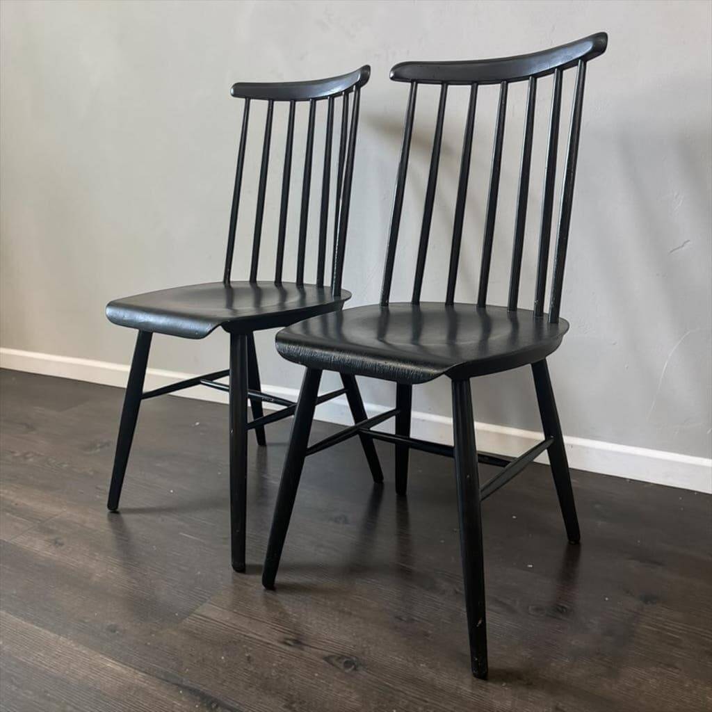 Set of 2 vintage black spindle wooden chairs