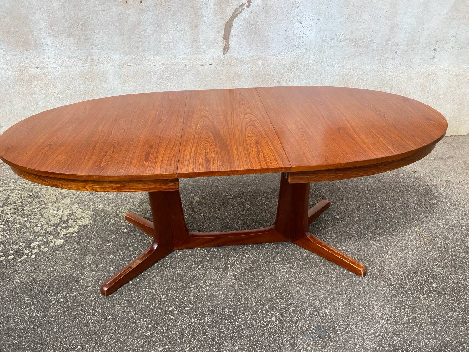 Baumann table for 10 guests