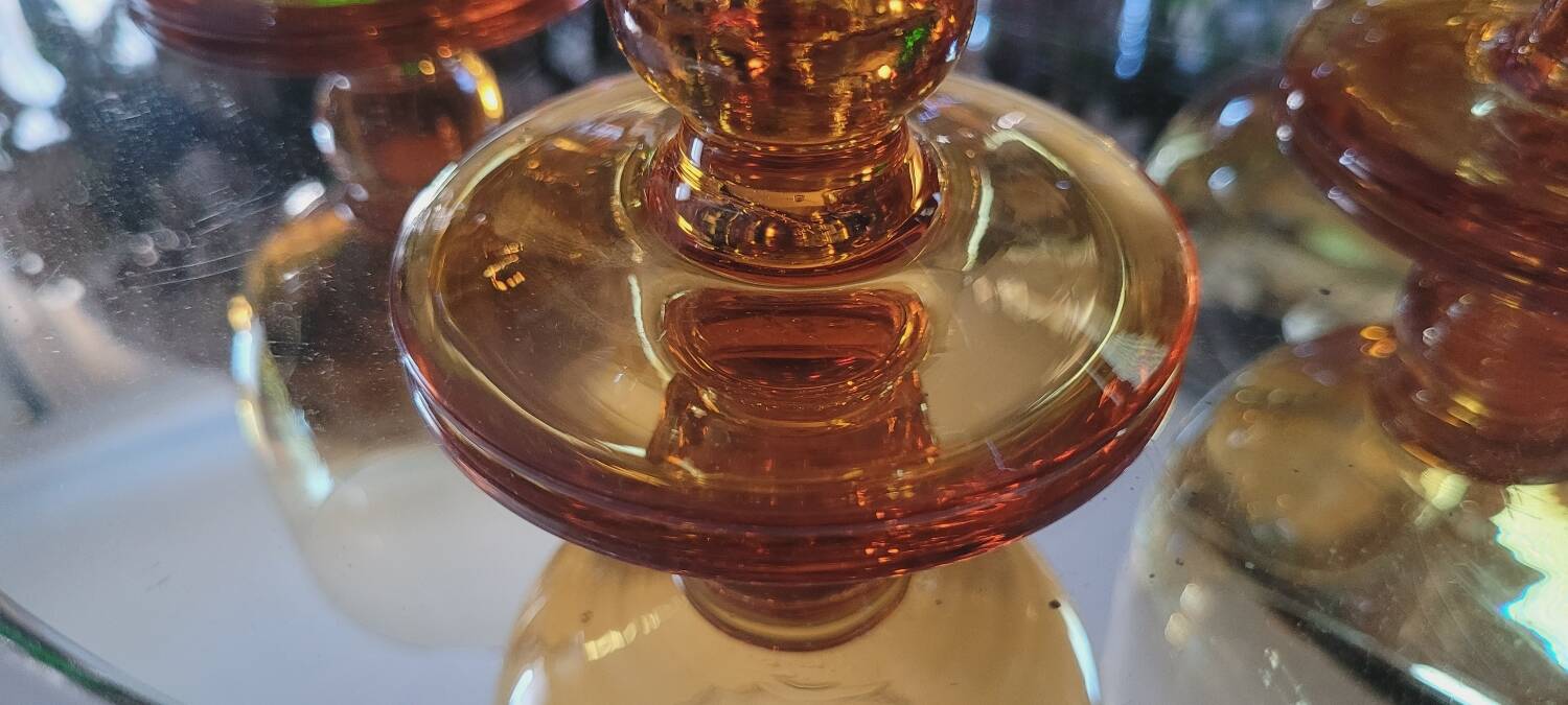 Verres à pied 70's ambré