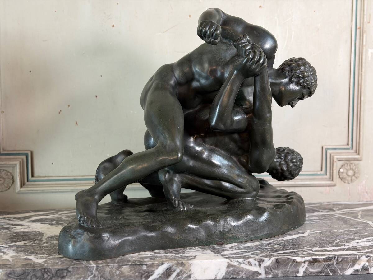 Large bronze after the antique preserved in the Uffizi in Florence, the wrestlers around 1880.
