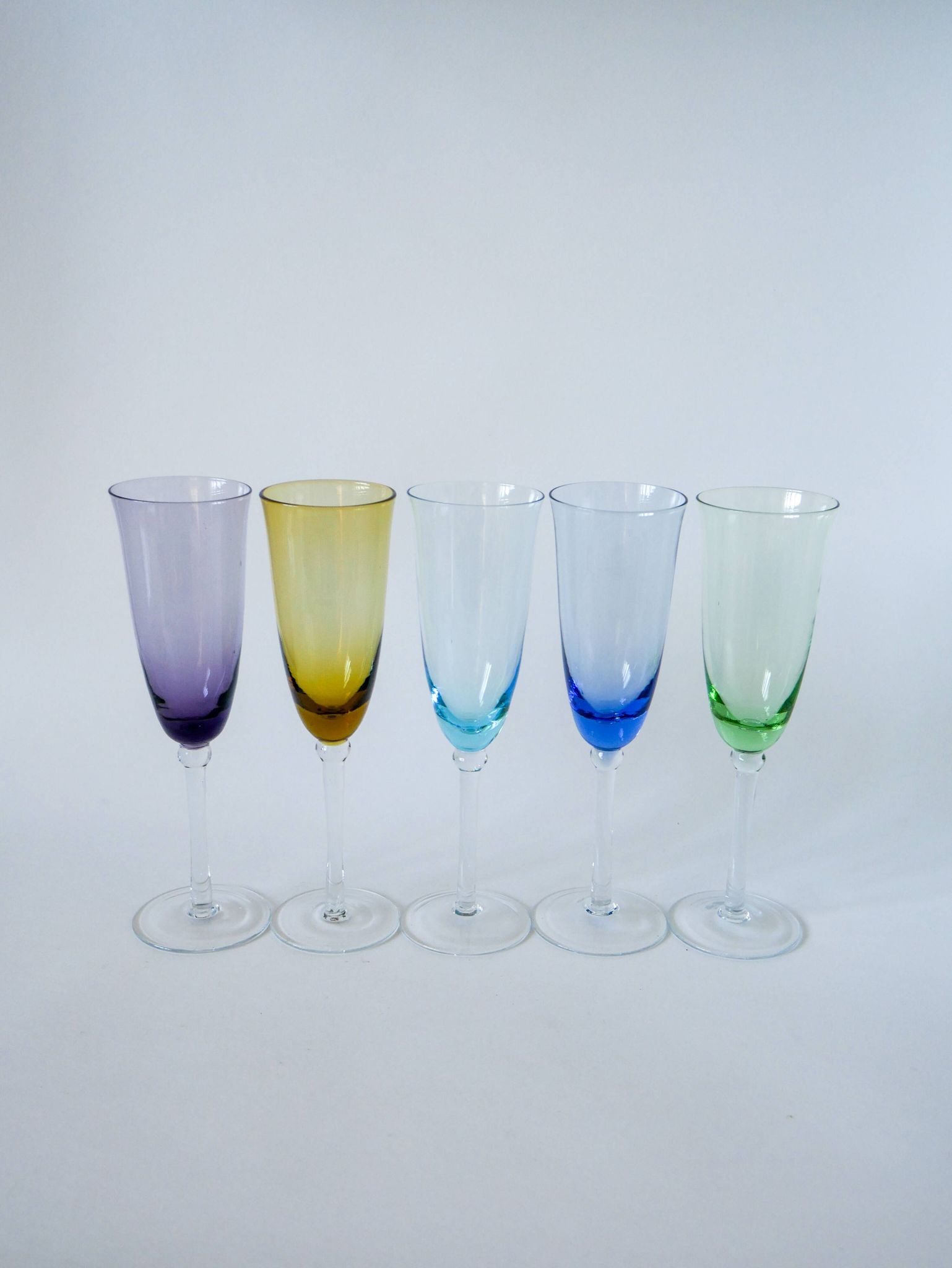 Ensemble de 5 flûtes en verre coloré multicolores 1970