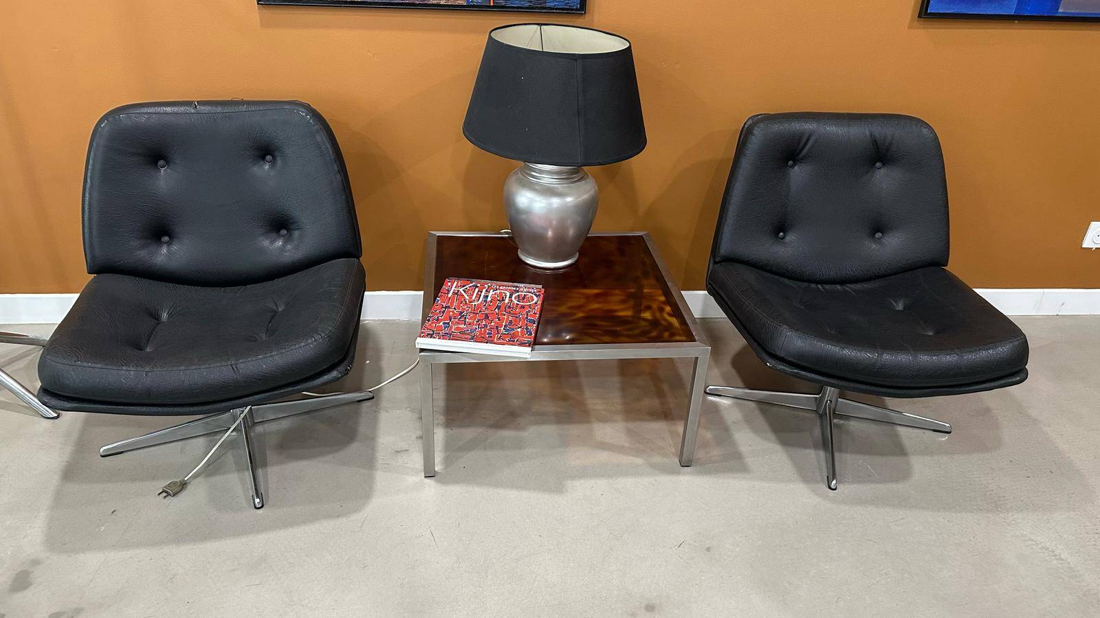Table basse, d'appoint vintage en lucite