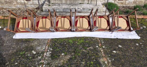 Table ronde bois avec 1 rallonge intégrée + 6 chaises bois et tissus
