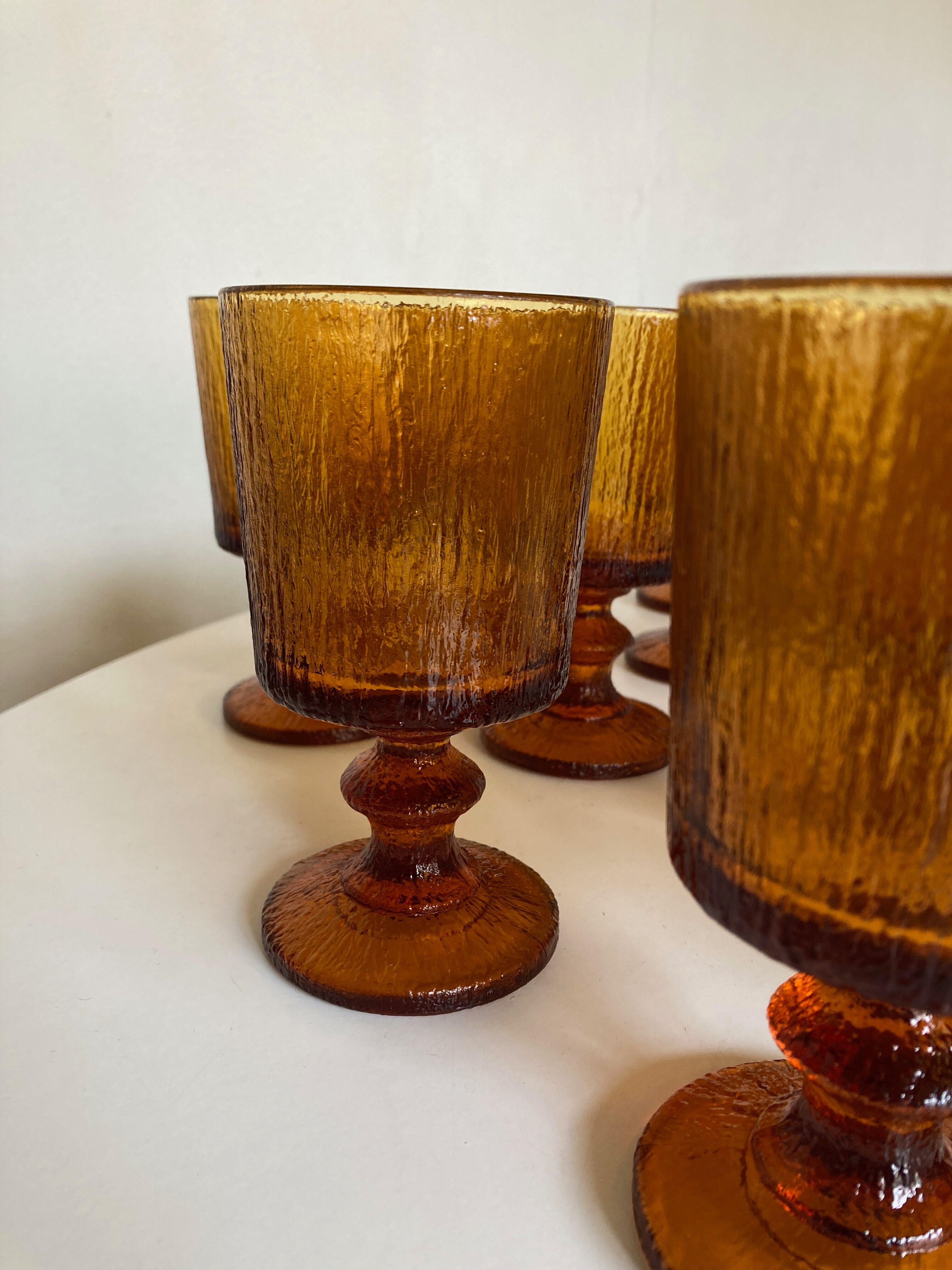 Set of 10 1970 glasses in molded glass tree wood