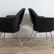 Set of 6 "Conference" chairs by Eero Saarinen for Knoll International
