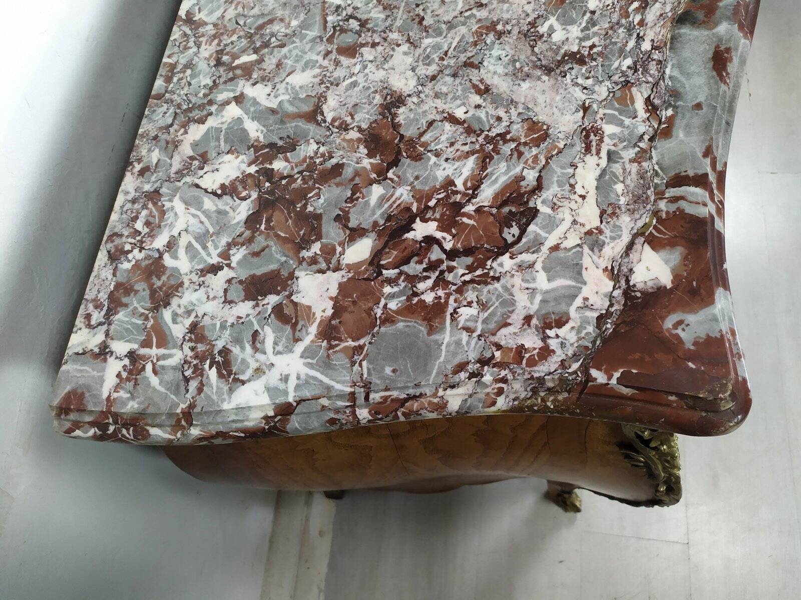 Curved Louis XV commode