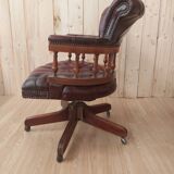 English-style armchair