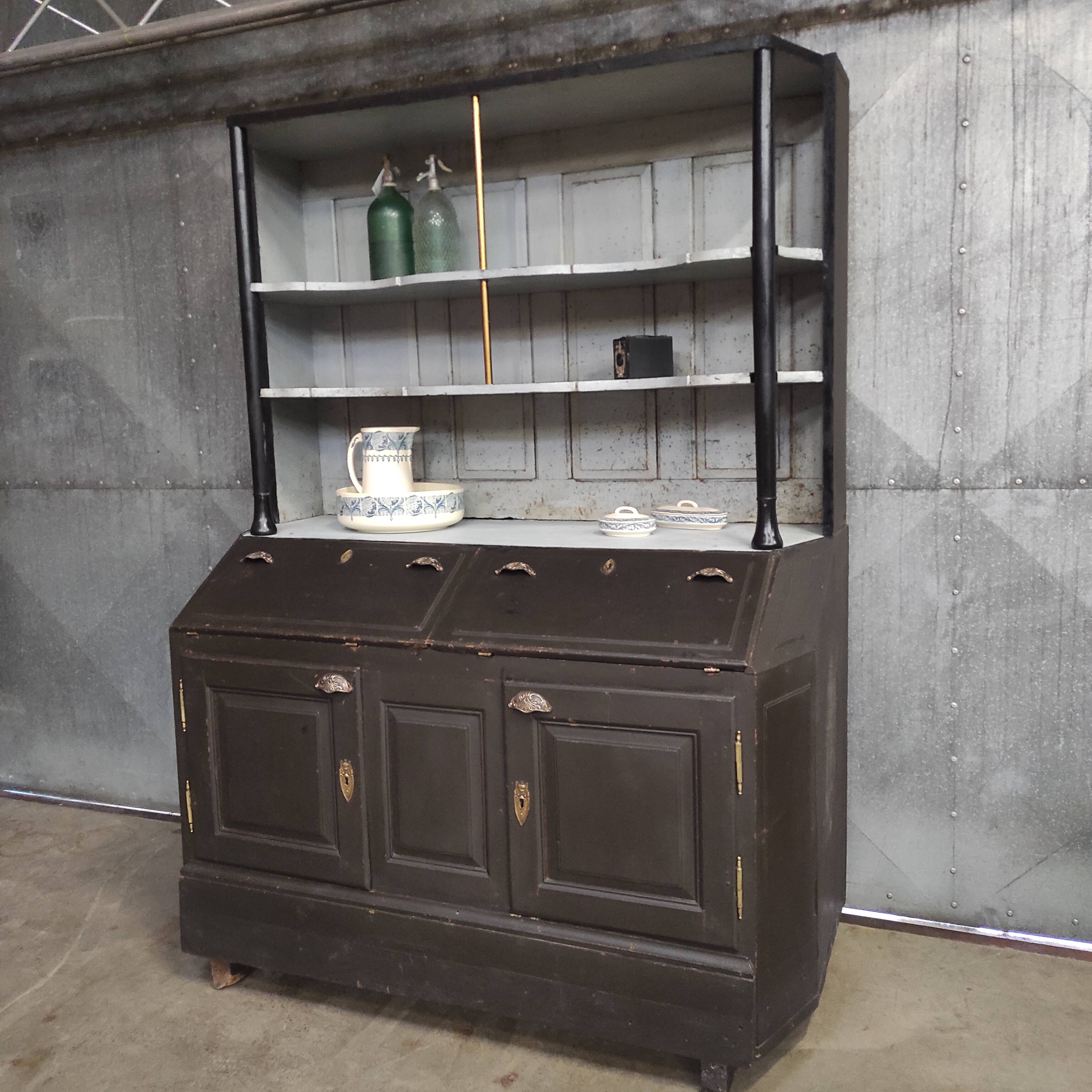 Buffet gris 1910 | Garde-manger ancien aux accents dorés