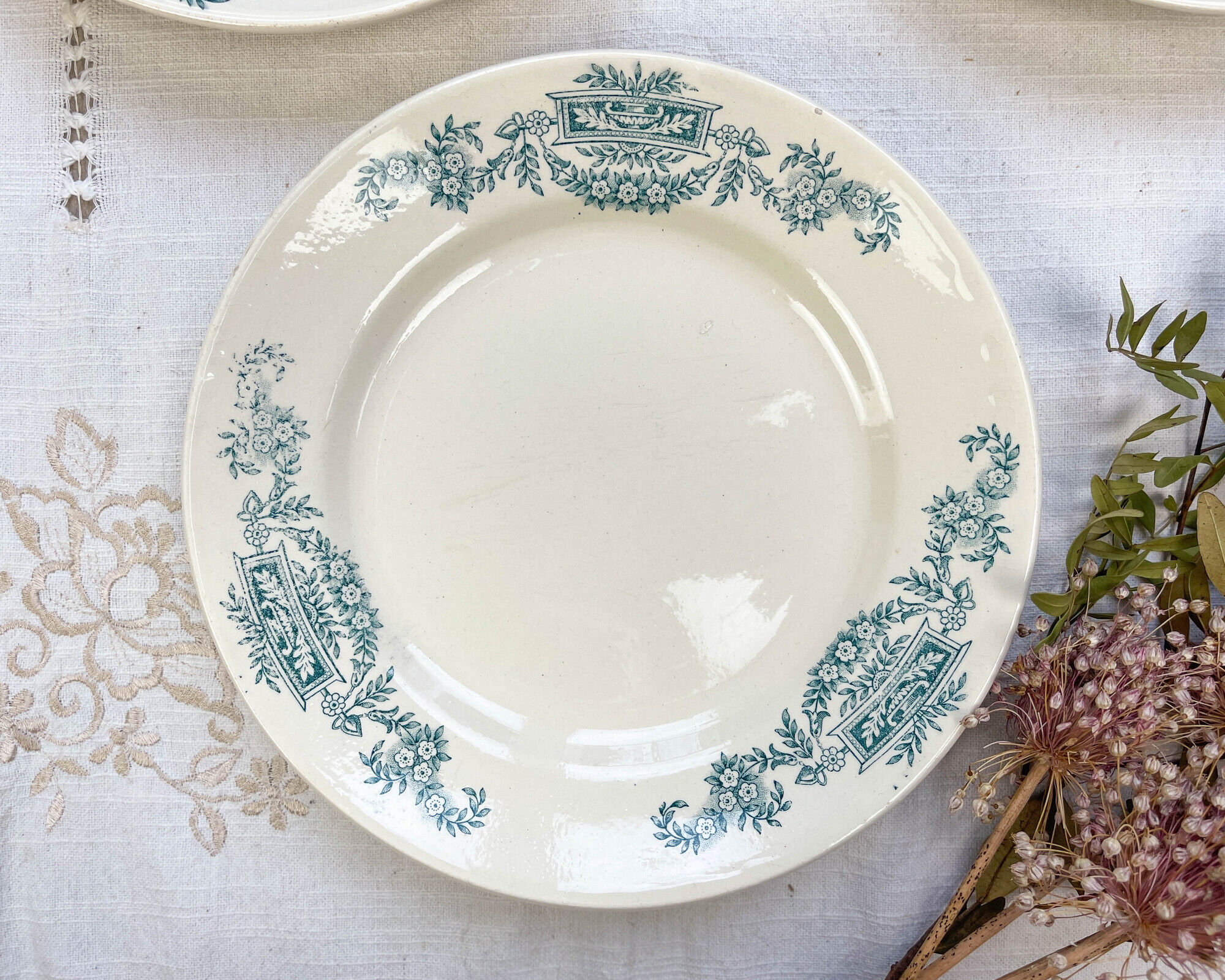 4 flat plates Terre de fer Longchamp model Lutèce Made in France