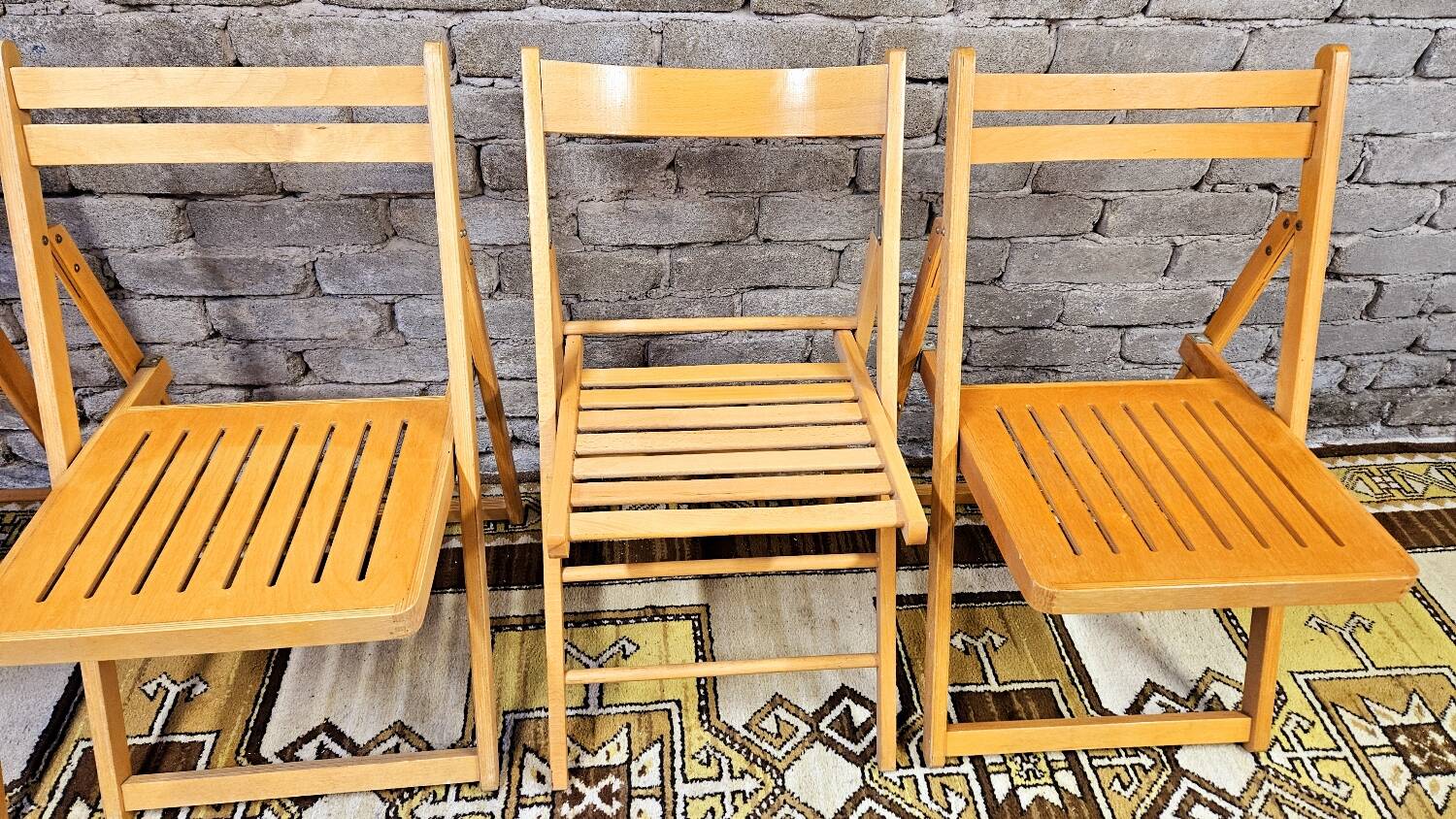 Set de 4 chaises pliantes dépareillées vintage