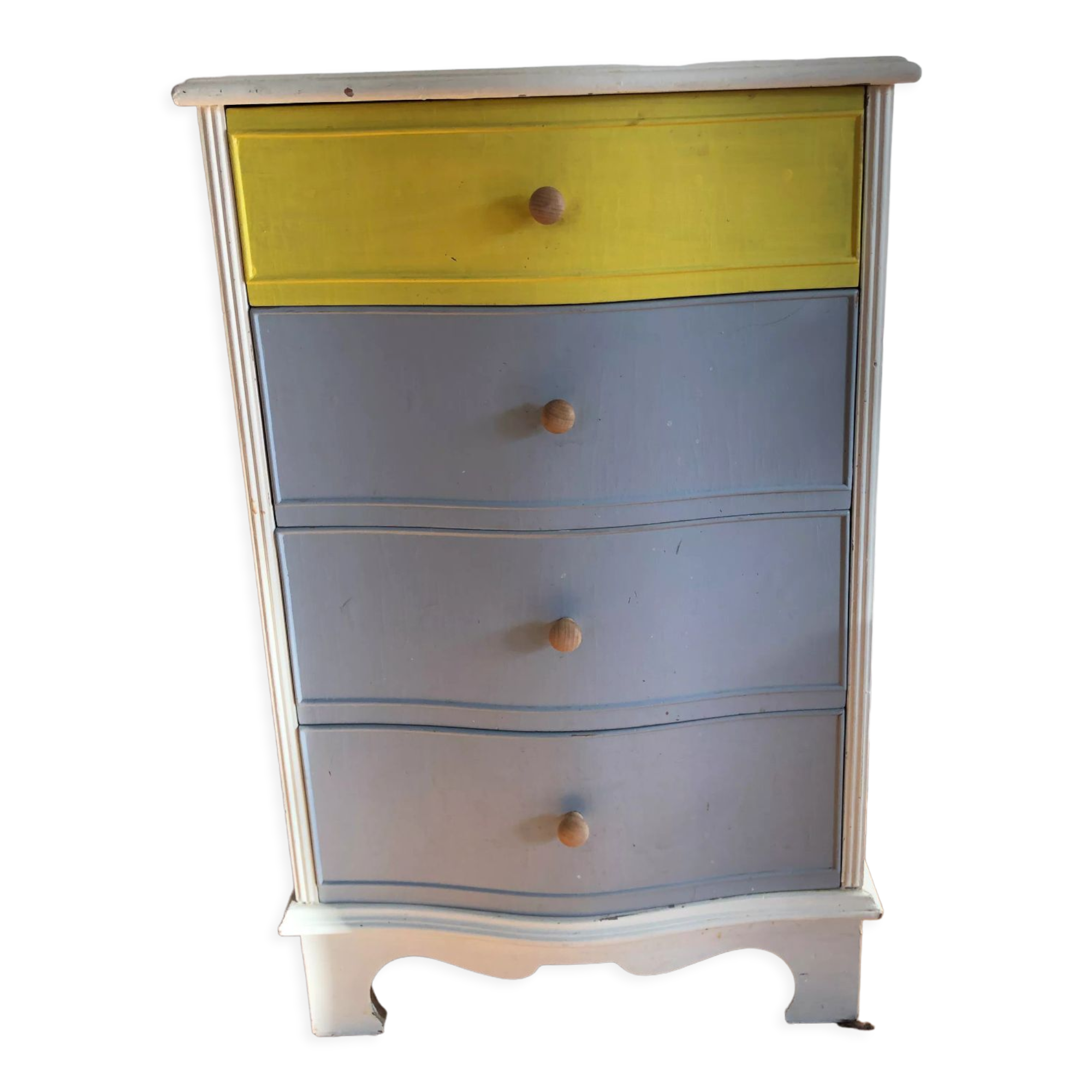 Painted vintage chest of drawers