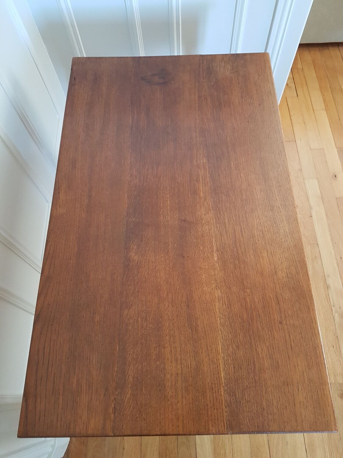 Table with turned legs