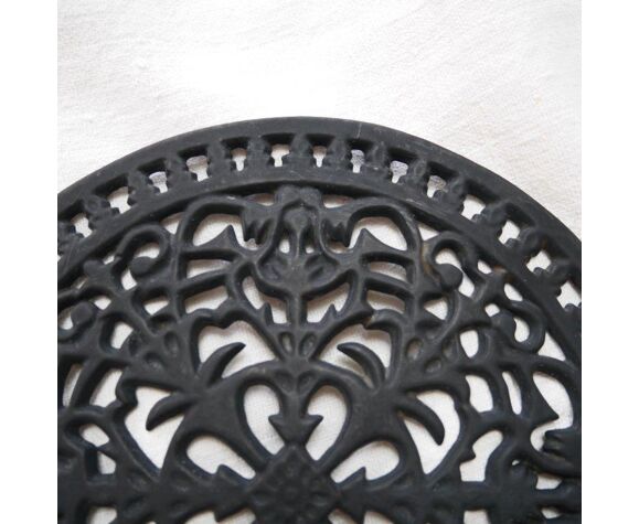 Black cast iron underside