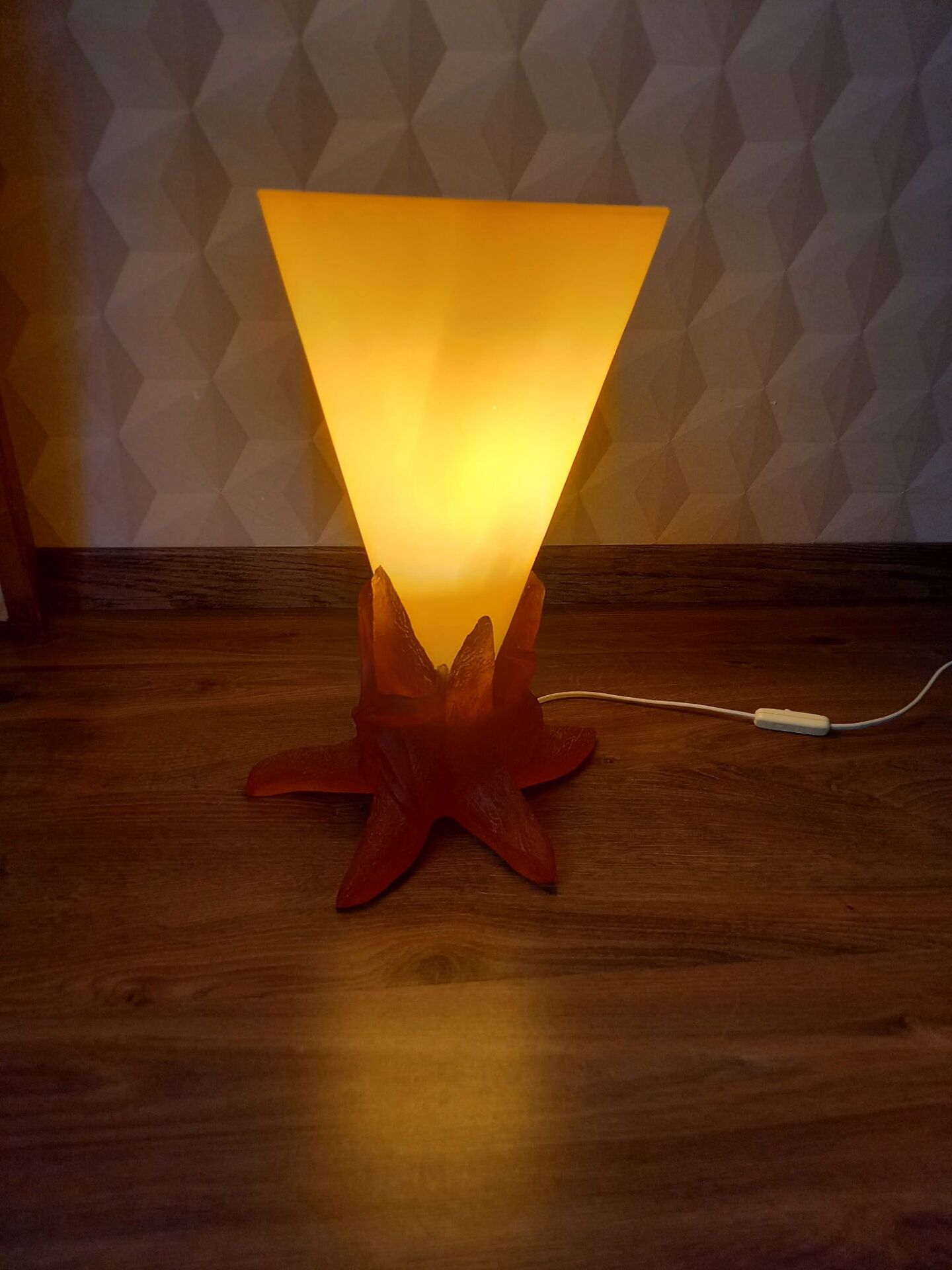 Table lamp