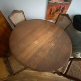 Round dining table - extendable