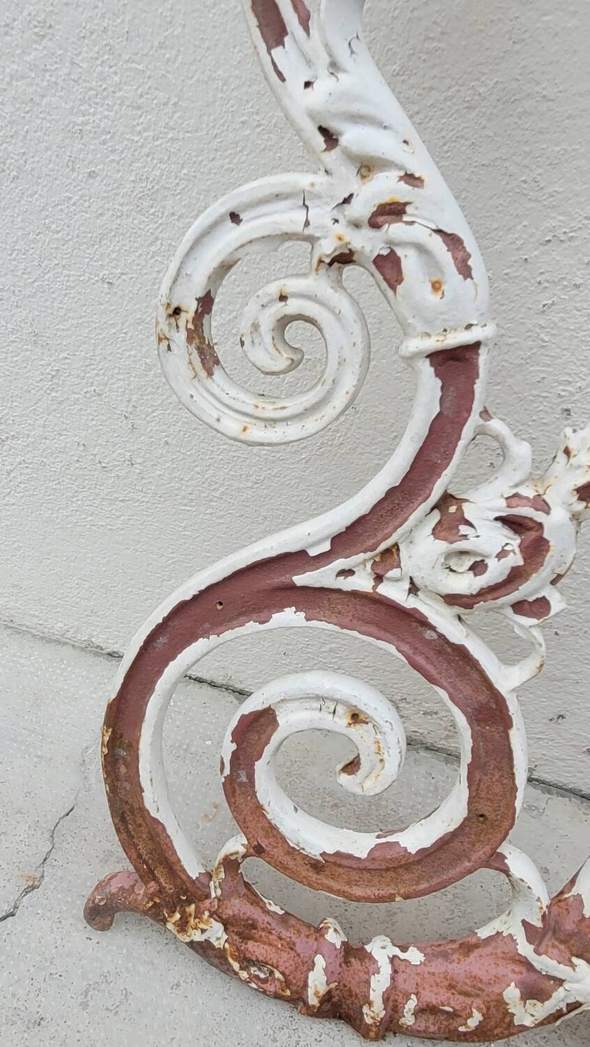 Hunting wheels gate jib bourgeois house in cast iron 19th