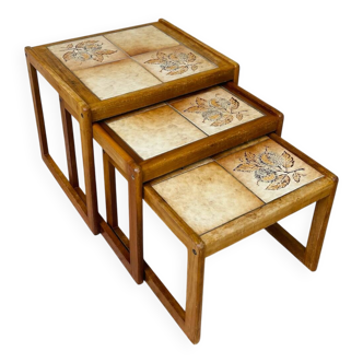 Vintage 1960s nesting coffee table