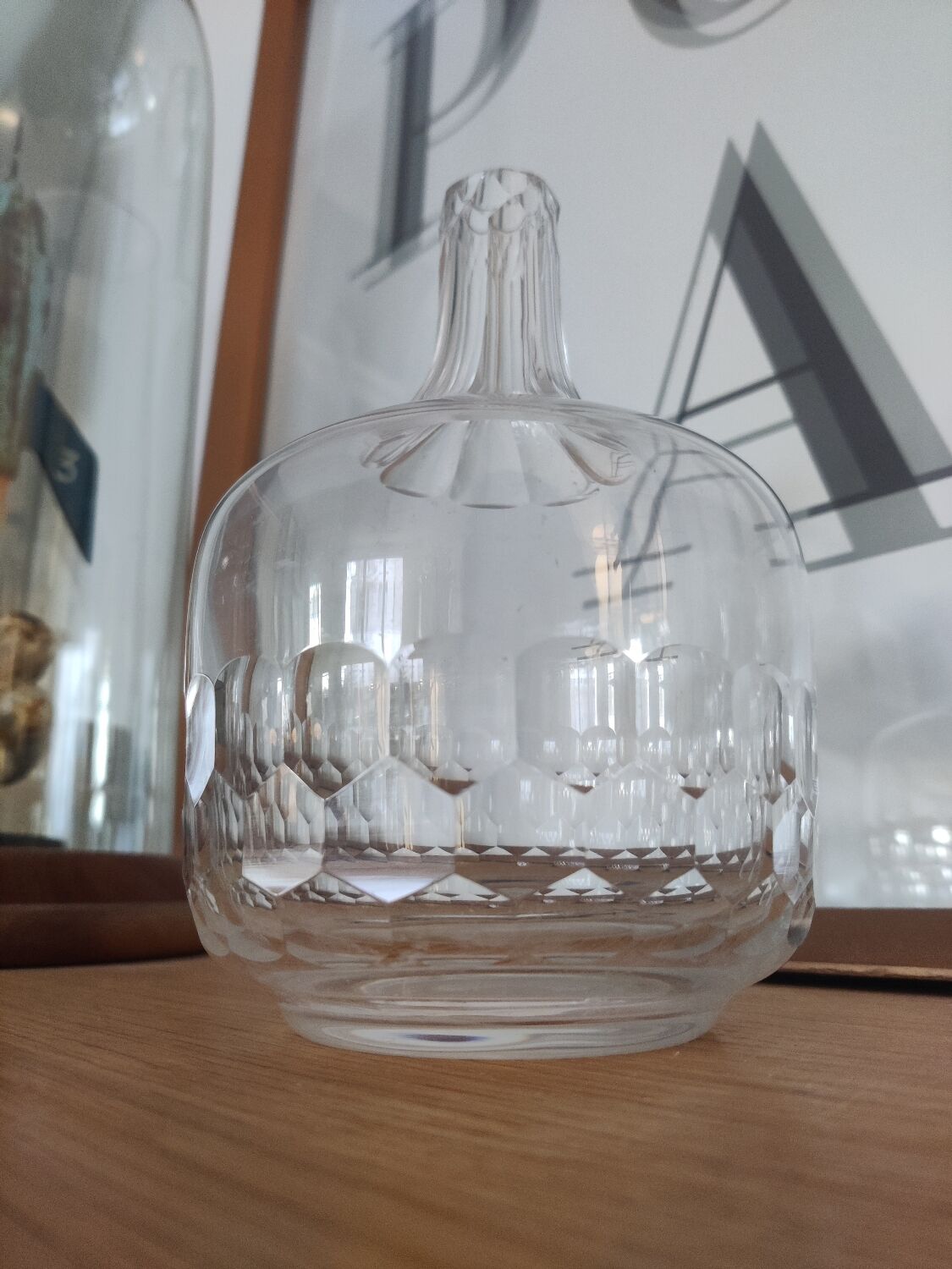 Ball carafe molded glass